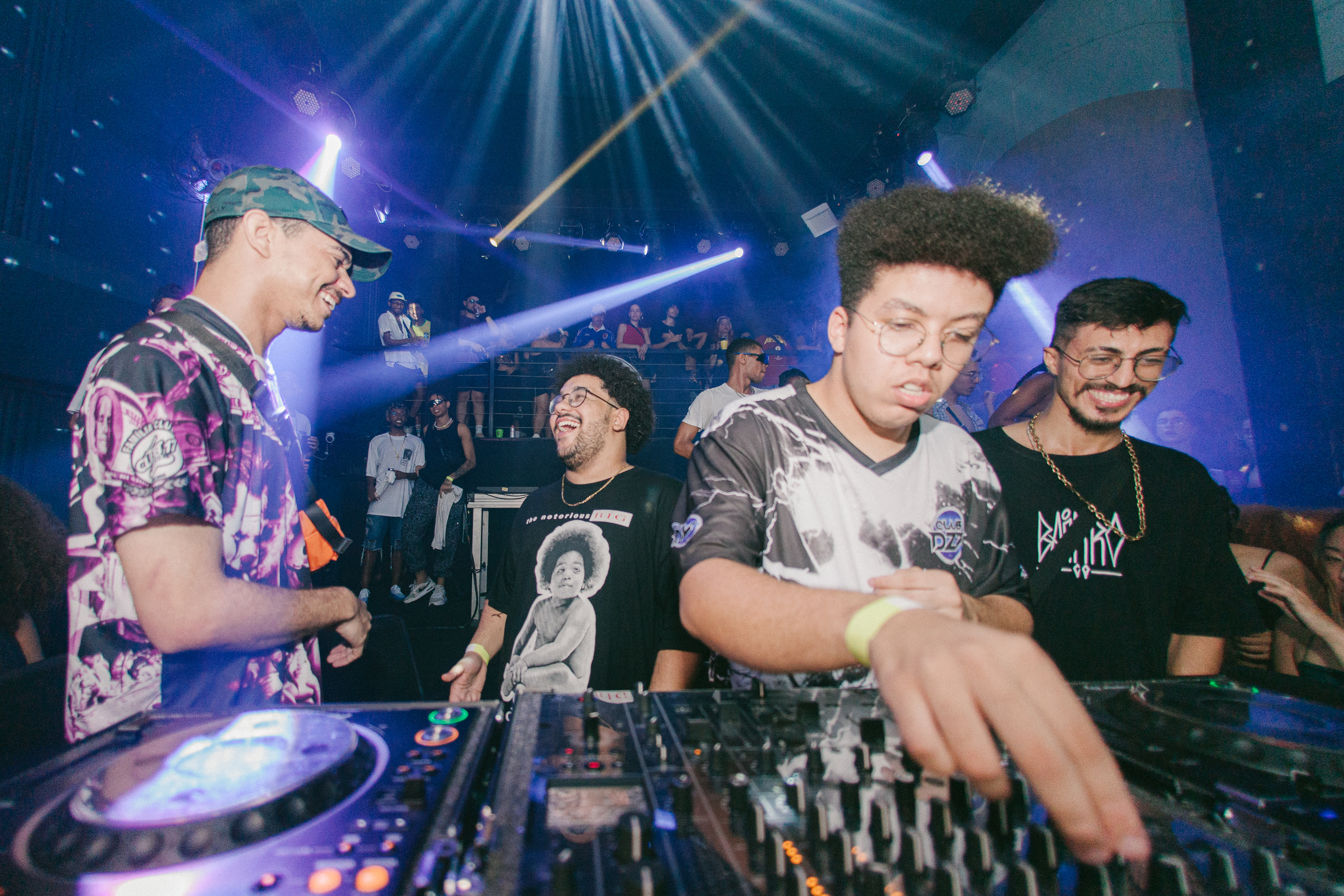 Weird Baile: Do underground brasileiro à turnê europeia, coletivo redefine o funk