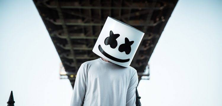 Marshmello lidera festa no Pacaembu: Michelob Move Fest une eletrônica e revezamento